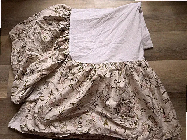 Ralph Lauren Romantic Traveler Queen Bed Skirt Tan Floral Bohemian Cotton