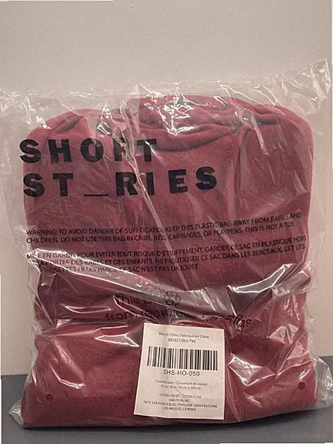 Short Stories Travel Blanket Set Ruby Wine Sealed